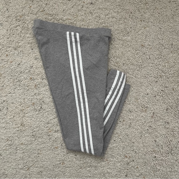 Adidas Grey Leggings 🤍 - Picture 3 of 3